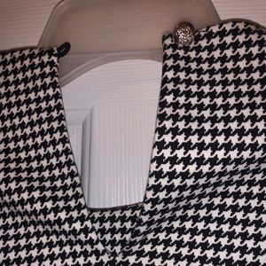 Elastic Black & white top